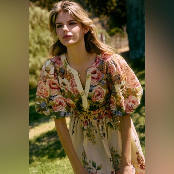Oddi Dresses & Skirts - Floral Puff Sleeve Midi Dress